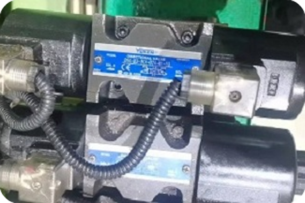 日本油研CRG-03-04-50，DSG-01-2B2-D24-70電磁閥安裝使用說明